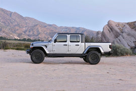 Fabtech 2020 Jeep Gladiator JT 6 Cyl 4WD 3in Trail System w/Stealth Shocks