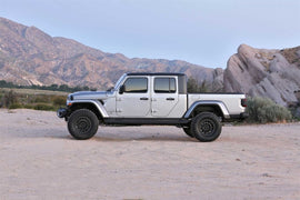 Fabtech 2020 Jeep Gladiator JT 6 Cyl 4WD 3in Sport System w/Stealth Shocks