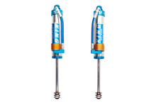 Carica l'immagine nel visualizzatore di Gallery, King Shocks 05-10 Jeep Grand Cherokee WK Rear 2.5 Dia Piggyback Reservoir Shock (Pair)