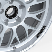 Cargar imagen en el visor de la galería, fifteen52 Holeshot RSR Wheel Lip Decal Set of Four - Black