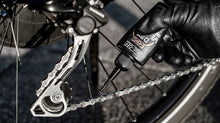 Laden Sie das Bild in den Galerie-Viewer, Muc-Off eBike Dry Chain Lube img bicycle