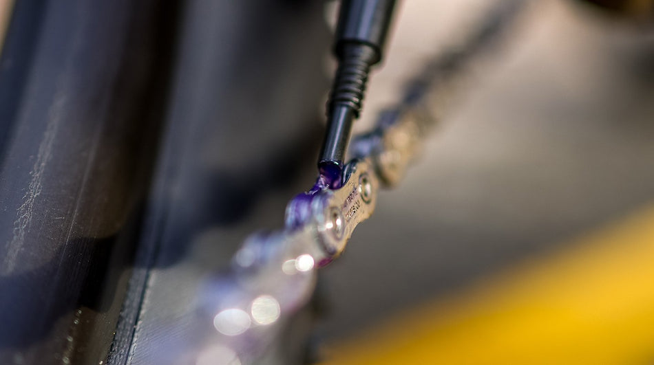 Muc-Off eBike Wet Chain Lube img bicycle 2