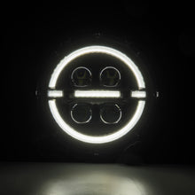 Laden Sie das Bild in den Galerie-Viewer, User 8