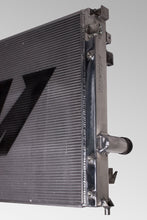 Carica l'immagine nel visualizzatore di Gallery, User 2