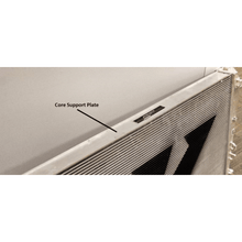 Laden Sie das Bild in den Galerie-Viewer, Mishimoto Aluminum Radiator for 2008-10 Ford F-Series 6.4L Powerstroke - Version 2