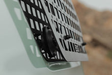 Laden Sie das Bild in den Galerie-Viewer, Photo - Close Up