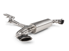 Laden Sie das Bild in den Galerie-Viewer, Akrapovic Evolution Line Cat Back (Titanium) w/Carbon Fiber/Titanium Tips for 2020+ Audi RS Q8 (M4) img1