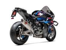 Laden Sie das Bild in den Galerie-Viewer, Akrapovic Evolution Exhaust System for 2025+ BMW M1000RR img rear