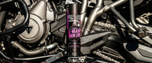 Charger l&#39;image dans la galerie, Muc-Off Motorcycle All-Weather Chain Lube img bike