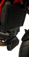 Laden Sie das Bild in den Galerie-Viewer, Evotech Performance Radiator, Oil Cooler &amp; Engine Guard Protection for Ducati Monster 1200 / S / R image 8