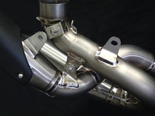 गैलरी व्यूवर में इमेज लोड करें, Close-up of a motorcycle exhaust system Vandemon All Titanium Slip-On For 2018-24 Ducati Panigale &amp; Streetfighter V4S/V4R