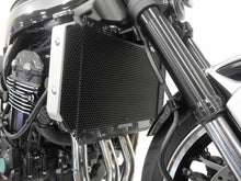 Laden Sie das Bild in den Galerie-Viewer, Evotech Performance Radiator Guard for 2021-2024 Kawasaki Z900RS / Z900RS Performance image 3