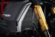Cargar imagen en el visor de la galería, Evotech Performance Radiator Guard for Ducati Monster / Supersport / Diavel 1260 image 4
