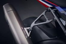 गैलरी व्यूवर में इमेज लोड करें, Evotech Performance Exhaust Hanger and Blanking Plates for 2020-2025 Honda CBR1000RR-R Fireblade image 5