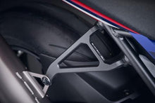 गैलरी व्यूवर में इमेज लोड करें, Evotech Performance Exhaust Hanger and Blanking Plates for 2020-2025 Honda CBR1000RR-R Fireblade image 3