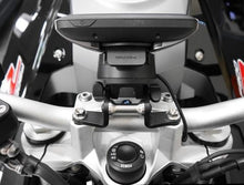 गैलरी व्यूवर में इमेज लोड करें, Evotech Performance TomTom Compatible Handlebar Clamp Sat Nav Mount for Honda CRF1000L Africa Twin and Triumph Tiger 800 / 900 / 1050