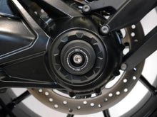 Cargar imagen en el visor de la galería, Evotech Performance Rear Spindle Bobbins for BMW R 1200 / R 1250