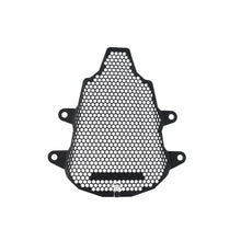 Laden Sie das Bild in den Galerie-Viewer, Evotech Performance Fuel Tank Cover Guard for 2021+ Ducati Panigale V4 image 2