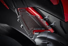 गैलरी व्यूवर में इमेज लोड करें, Evotech Performance Fuel Tank Cover Guard for 2018-20 Ducati Panigale V4 image 5
