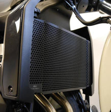 गैलरी व्यूवर में इमेज लोड करें, Evotech Performance Radiator Guard for Kawasaki Vulcan S image 3