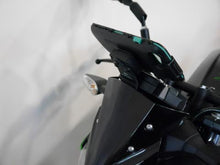 Laden Sie das Bild in den Galerie-Viewer, Evotech Performance Ultimateaddons Compatible Handlebar Clamp Sat Nav Mount for 2019-2025 Kawasaki Z400