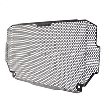गैलरी व्यूवर में इमेज लोड करें, Evotech Performance Radiator Guard for 2017-2024 Kawasaki Z900 / Z900 SE image 4