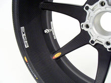 Cargar imagen en el visor de la galería, BST 7-TEK Carbon Fiber wheels for 2018+ Ducati Panigale, Streetfighter V4, V4S img7