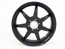 Laden Sie das Bild in den Galerie-Viewer, BST 7-TEK Carbon Fiber wheels for 2018+ Ducati Panigale, Streetfighter V4, V4S img4