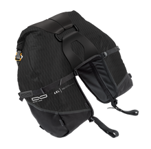 Cargar imagen en el visor de la galería, Giant Loop Great Basin Saddlebag - 68L img angled