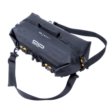 Laden Sie das Bild in den Galerie-Viewer, Giant Loop Rogue Dry Bag 17L img left