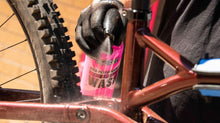 Laden Sie das Bild in den Galerie-Viewer, Muc-Off High Performance Waterless Wash img bike