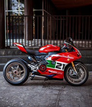 गैलरी व्यूवर में इमेज लोड करें, Vandemon Full Titanium Low Mount Exhaust System For 2020-24 Ducati V2 Panigale &amp; Streetfighter 5