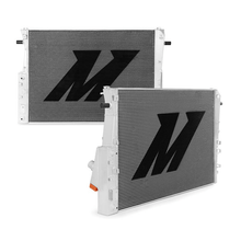 Laden Sie das Bild in den Galerie-Viewer, Mishimoto Aluminum Radiator for 2008-10 Ford F-Series 6.4L Powerstroke - Version 2