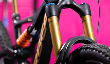 Load image into Gallery viewer, Muc-Off Silicon Shine Cleaning Spray img after