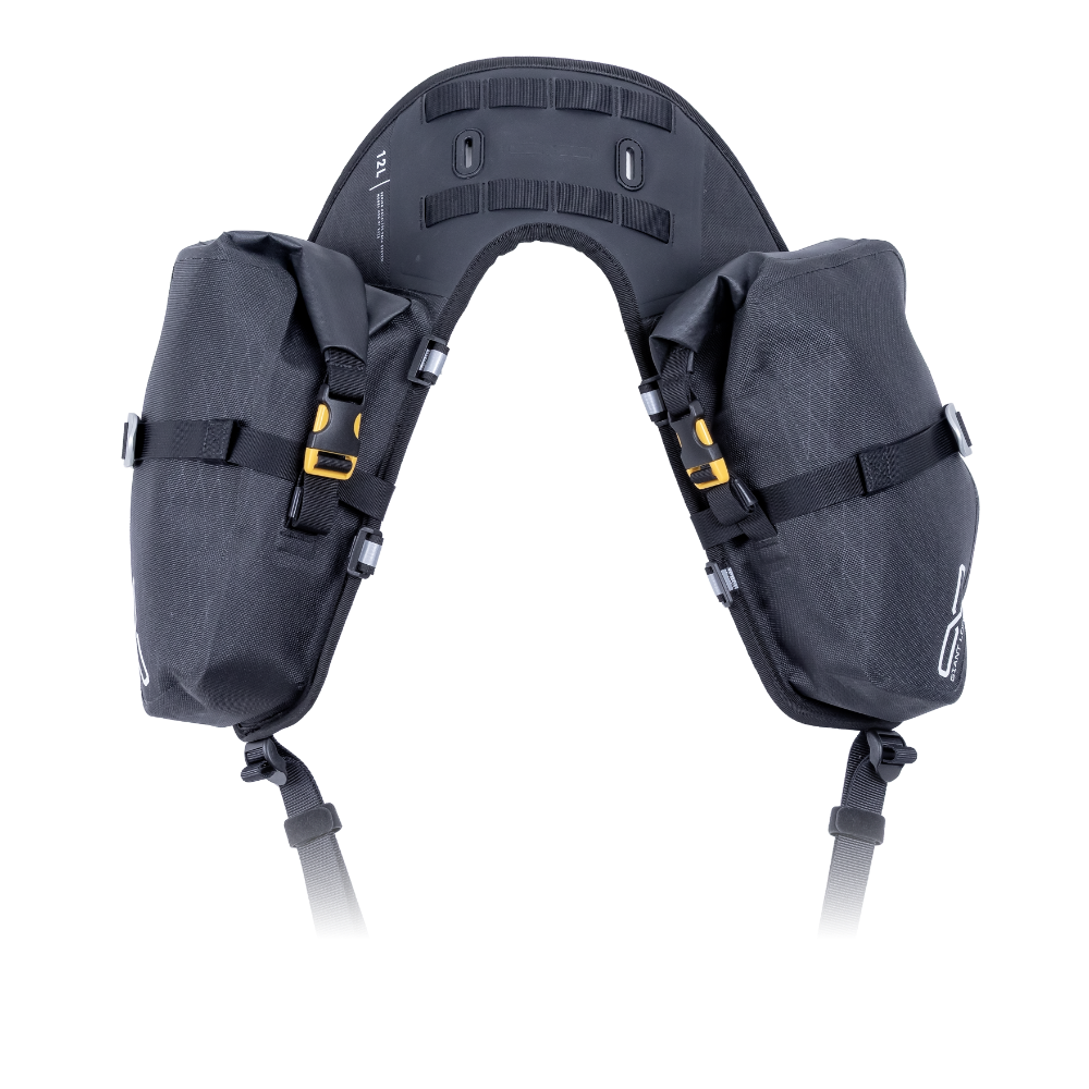 Giant Loop MoJavi Saddlebag Zip Rolltop img black front