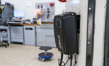 Carica l&#39;immagine nel visualizzatore di Gallery, CTEK PRO25SE Battery Charger (50-60 Hz, 12V)
