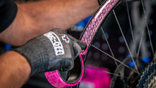Cargar imagen en el visor de la galería, Muc-Off Tubeless Rim Tape img wheel