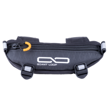 गैलरी व्यूवर में इमेज लोड करें, Giant Loop Zigzag Handlebar Bag 1.5L img front