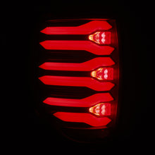 Laden Sie das Bild in den Galerie-Viewer, User 5