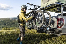 Carica l&#39;immagine nel visualizzatore di Gallery, Thule T2 Pro XTR - Platform Hitch-Mount Bike Rack (2in. Hitch Receivers/Fits 2 Bikes) - Black