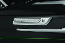 Laden Sie das Bild in den Galerie-Viewer, Photo - Primary