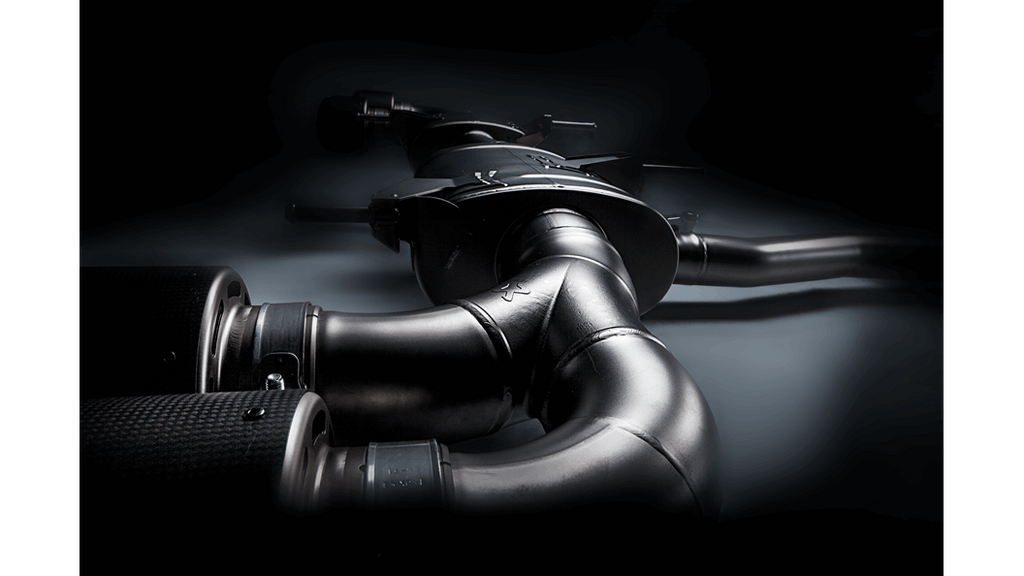 Akrapovic Evolution Race Line w/o Cat w/ Carbon Tips for 2008-20 Nissan GTR