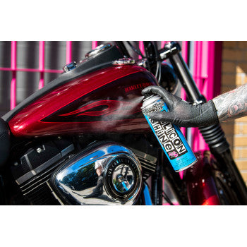 Muc-Off Silicon Shine Cleaning Spray img tank