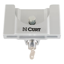 Carica l&#39;immagine nel visualizzatore di Gallery, Curt Trailer Coupler Lock for 2in or 2-5/16in Flat Lip Couplers (Grey Aluminum)
