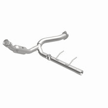 Carica l&#39;immagine nel visualizzatore di Gallery, Magnaflow Conv DF 2007-2008 Ford Expedition/Navigator V8-5.4L