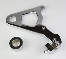Carica l&#39;immagine nel visualizzatore di Gallery, Wilwood Caliper Mounting Kit Chrome w/Bracket GP310 2000-06 FLH/FLT