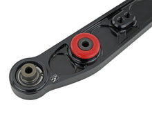 गैलरी व्यूवर में इमेज लोड करें, Skunk2 Honda/Acura EG/DC Alpha Series Rear Lower Control Arm Set - Black