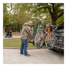 Carica l&#39;immagine nel visualizzatore di Gallery, Curt Tray-Style Hitch-Mounted Bike Rack (4 Bikes 2in Shank)