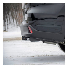 Laden Sie das Bild in den Galerie-Viewer, Curt 2014 Toyota Highlander Class 3 Trailer Hitch w/2in Receiver