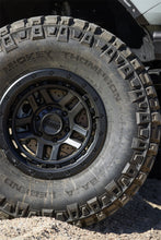 Charger l'image dans la galerie, Mickey Thompson Baja Legend MTZ Tire - 40X13.50R17LT 121Q 54703